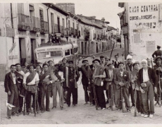 Con siete años empecé a trabajar lavando la ropa de los ricos en el río donde tenía que romper el hielo