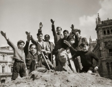Mis padres eran de derechas. Un hermano de mi padre era de izquierdas. Otro hermano era de derechas y estaba en el frente en el alto de los leones