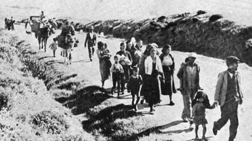 carretera que une Málaga con Almería era un río de gente que marchaba o caía. Este mes se cumplen 77 años de 'La desbandá' (febrero, 1937), cuando decenas de miles de malagueños huyeron bajo las bombas camino de Levante